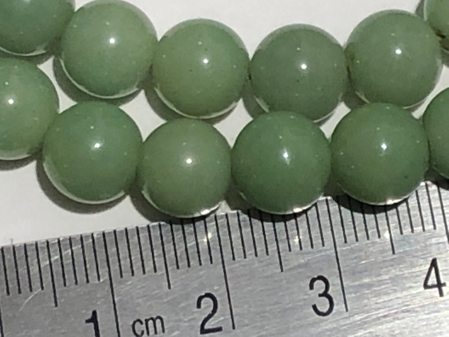 Vintage green jade gemstone bead necklace 27" long