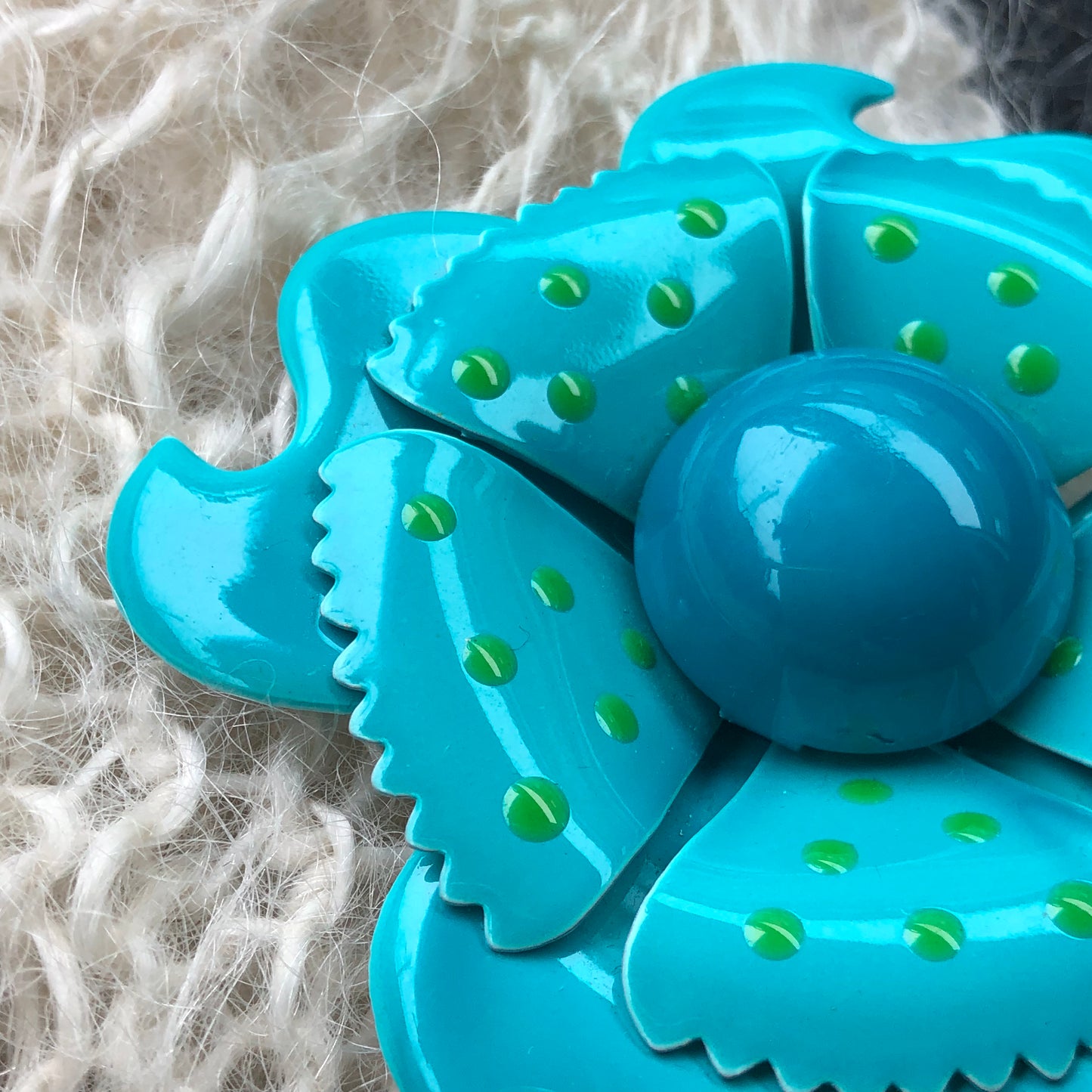 Vintage turquoise enamel flower brooch green dots dimension