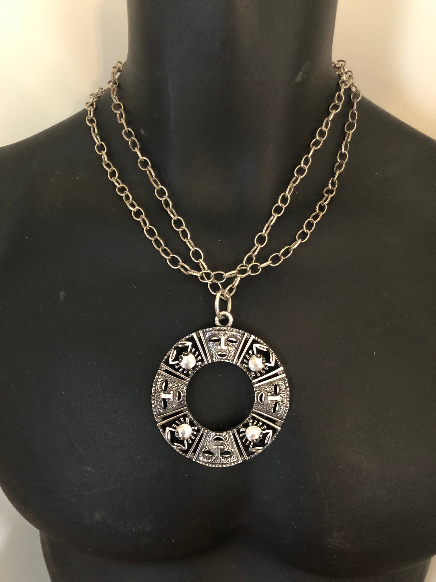 VTG Sarah Coventry Canada Maya or aztec Masks crab round pendant necklace