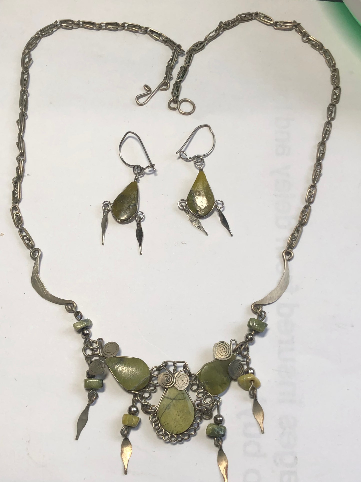 Handmade necklace earrings set green stone silver tone wire