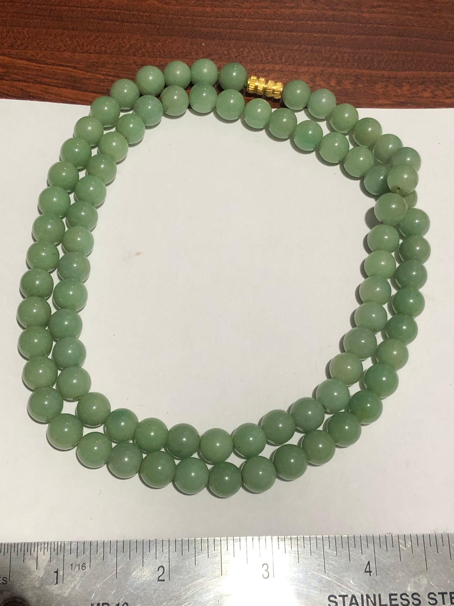 Vintage green jade gemstone bead necklace 27" long
